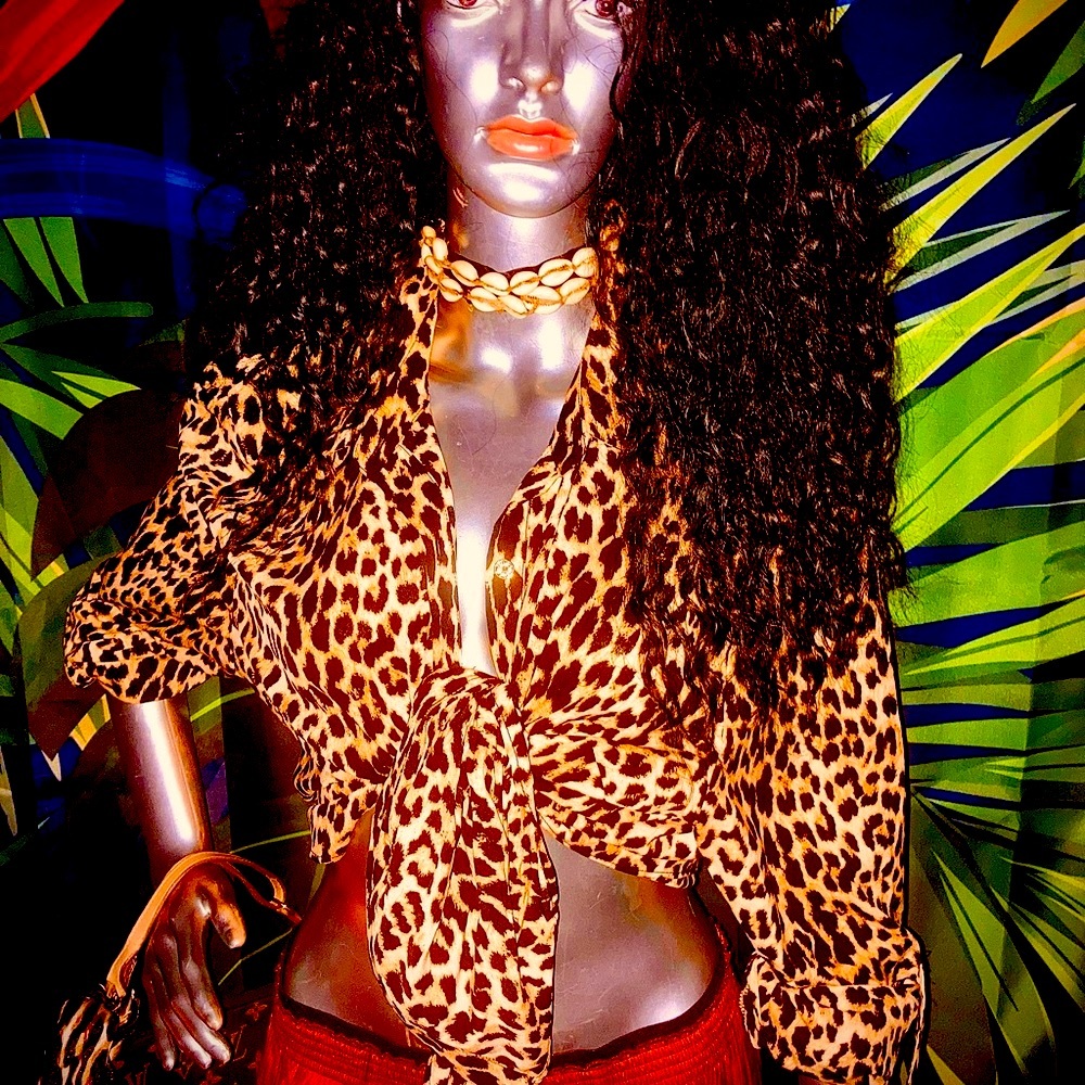 Jaclyn Smith animal print blouse